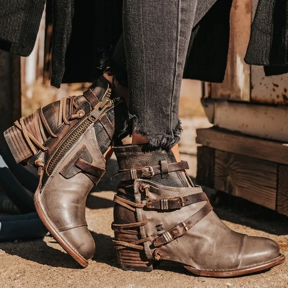 Freebird Crue - Distressed Grey/Multi Ankle Booties - Never worn sz10 - Picture 1 of 11